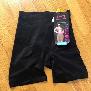 Maidenform- thigh slimmmer